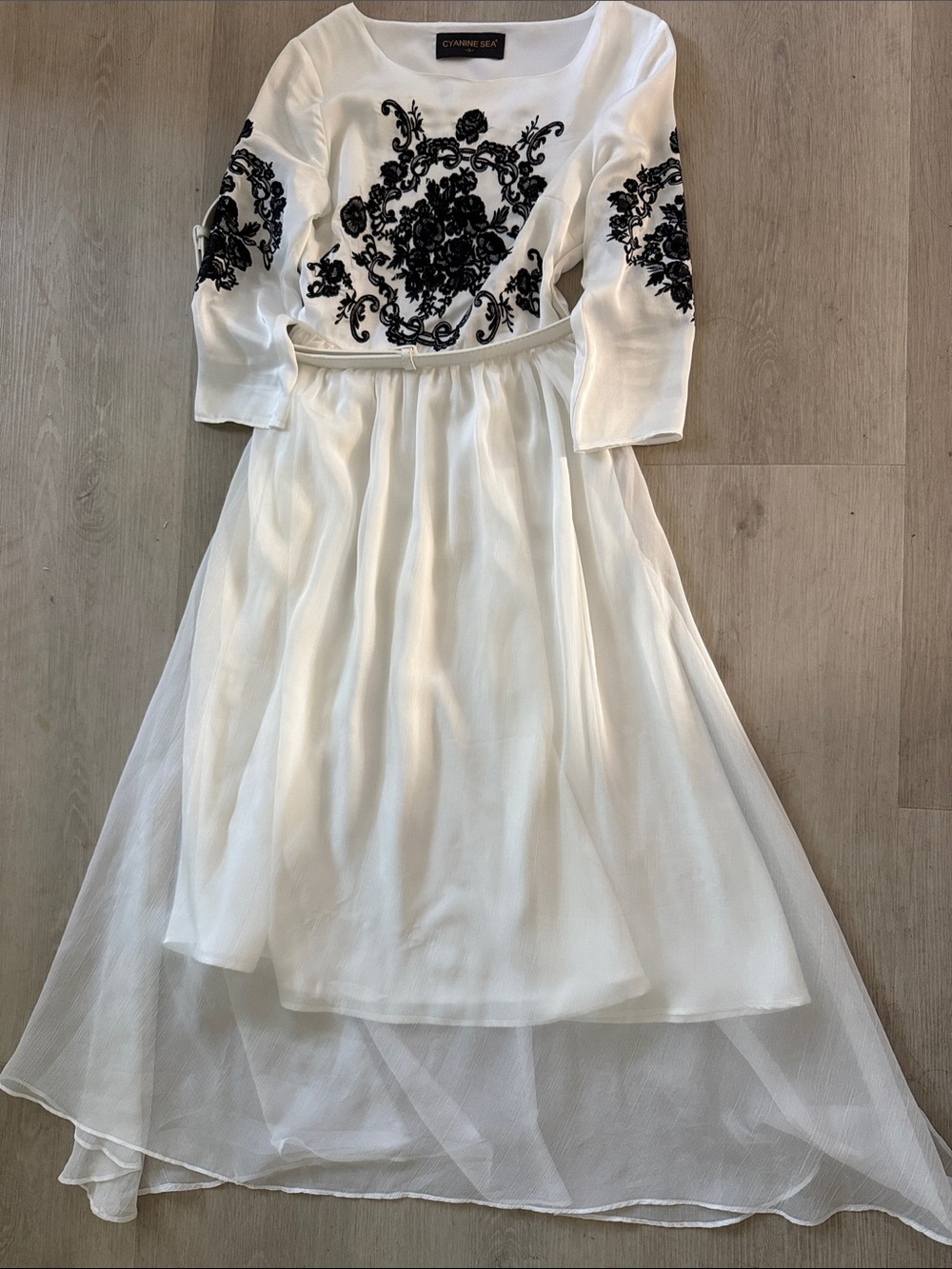 Catherine Sek White Long Sleeve Embroidered Midi Dress
